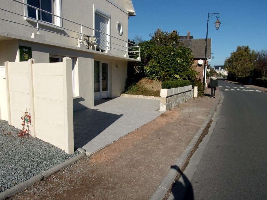 Le Petit Clos Des Camelias เวอแลตส์-ซูร์-แมร์ ภายนอก รูปภาพ